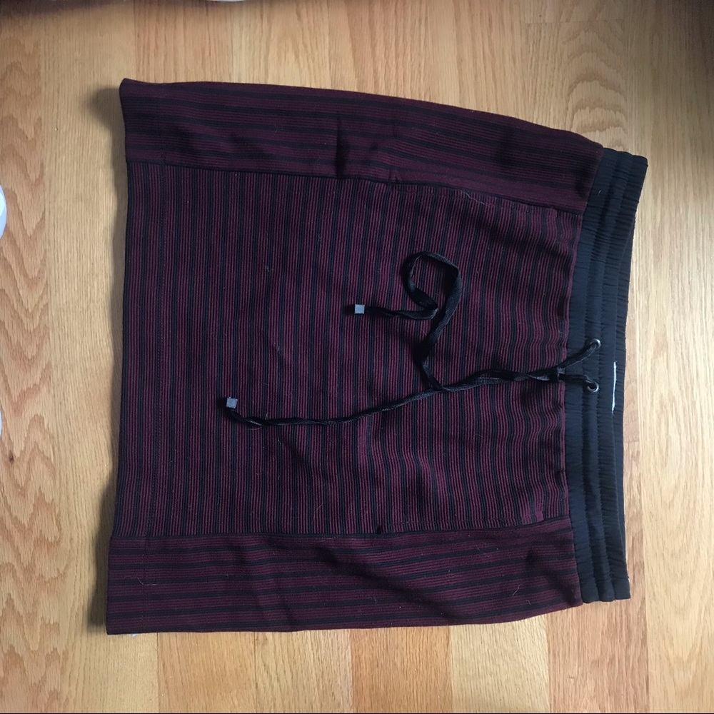 NWOT LOU & GREY SKIRT